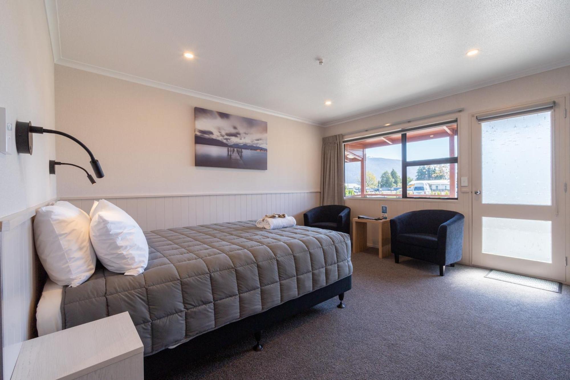 Te Anau Top 10 Holiday Park And Motels Exterior photo