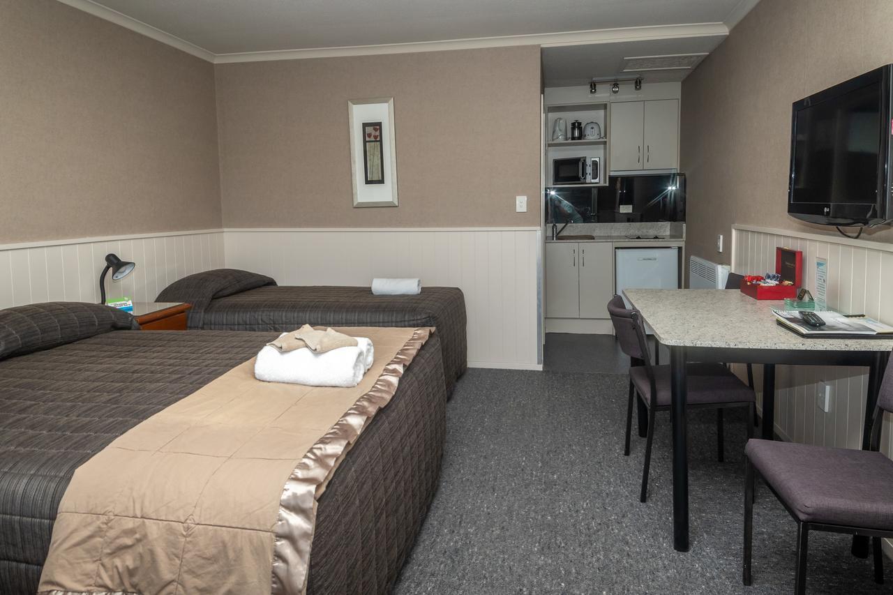 Te Anau Top 10 Holiday Park And Motels Exterior photo