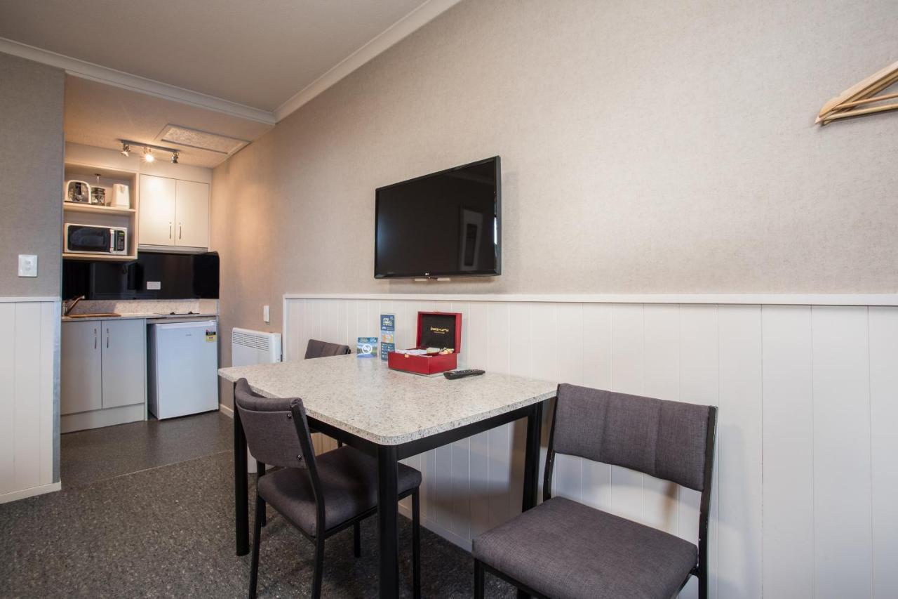 Te Anau Top 10 Holiday Park And Motels Exterior photo