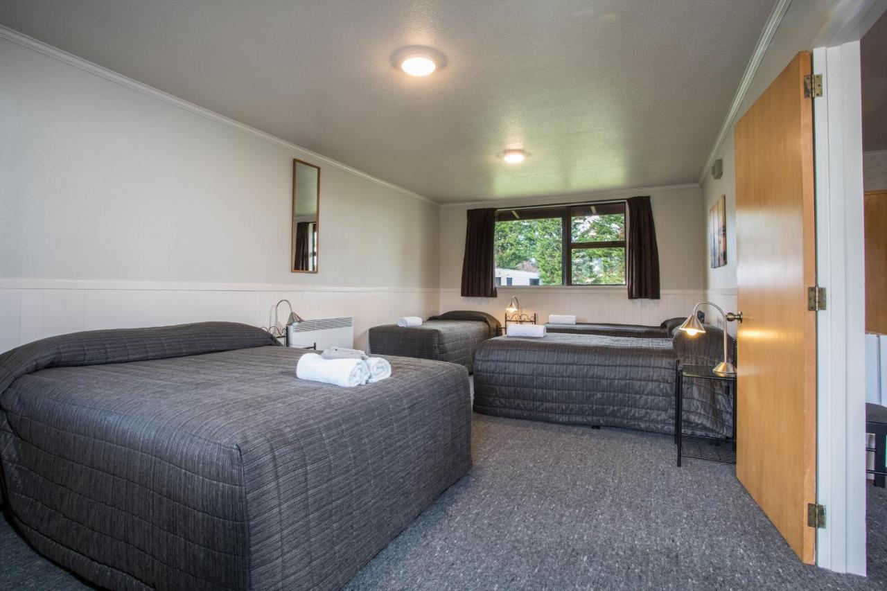 Te Anau Top 10 Holiday Park And Motels Exterior photo